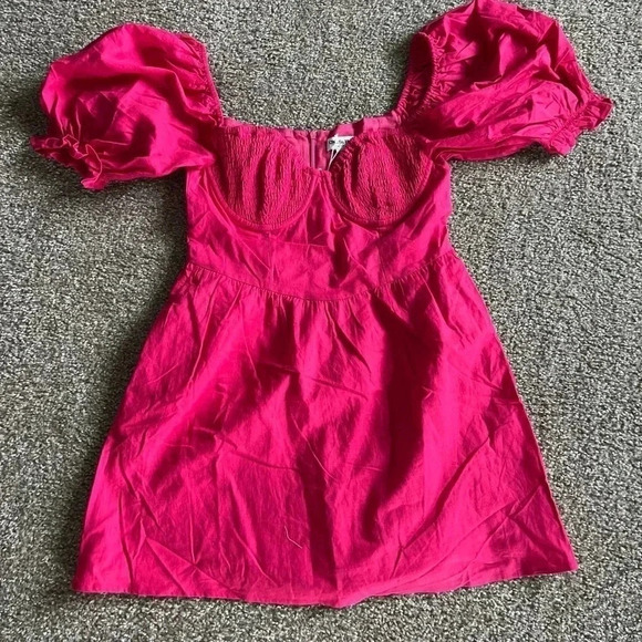NEW Charlie Holiday Mini Dress Size Medium pink sweetheart puffed sleeves - Picture 6 of 8